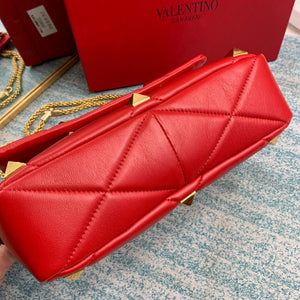 V Garavani Roman Stud red 28x20x12cm