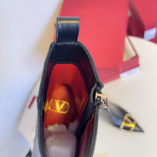 Load image into Gallery viewer, V a l e n t I n o boots