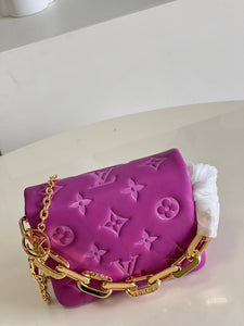 L v pouch