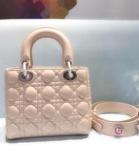 Load image into Gallery viewer, D lady light pink g/s