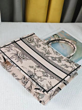 Load image into Gallery viewer, D I o r book 36.5cm