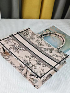 D I o r book 36.5cm