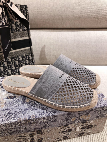 D i o r slides gray
