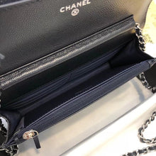 Load image into Gallery viewer, Chanel caviar Size:19x12 cm
