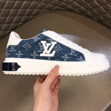 Load image into Gallery viewer, L v sneakers 22