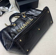 Load image into Gallery viewer, Cha tote black 40 cm