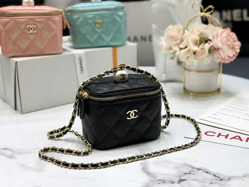 C h a n e l compact 12*10*7