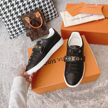 Load image into Gallery viewer, L v sneakers 2021