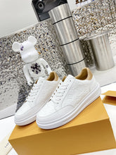 Load image into Gallery viewer, L v sneakers white