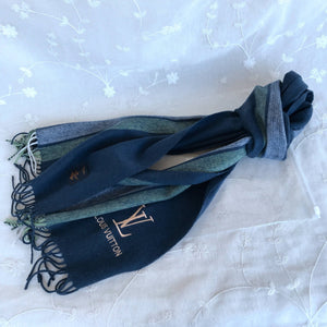 Lv scarf