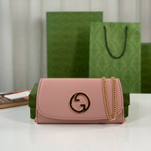 Load image into Gallery viewer, G u c c i crossbody
