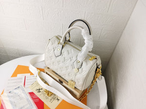 Lv new white 22.0 x 13.0 x 17.0 cm