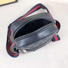 Load image into Gallery viewer, G U C C | - pouch