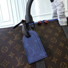 Load image into Gallery viewer, Lv duffel