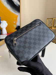 Lv new pouch