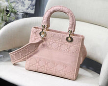 Load image into Gallery viewer, D lady pink