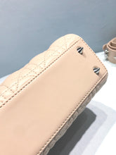 Load image into Gallery viewer, D lady light pink g/s
