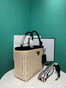 P r a d a black 26cm*18cm*11.5cm