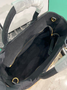 P r a d a black 26cm*18cm*11.5cm